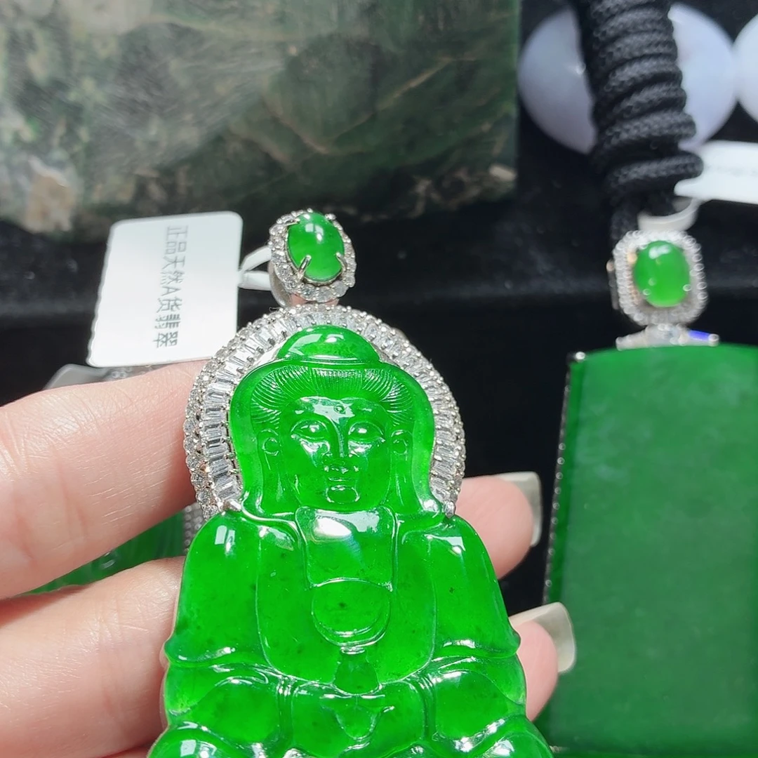 翡翠未镶嵌颈饰11