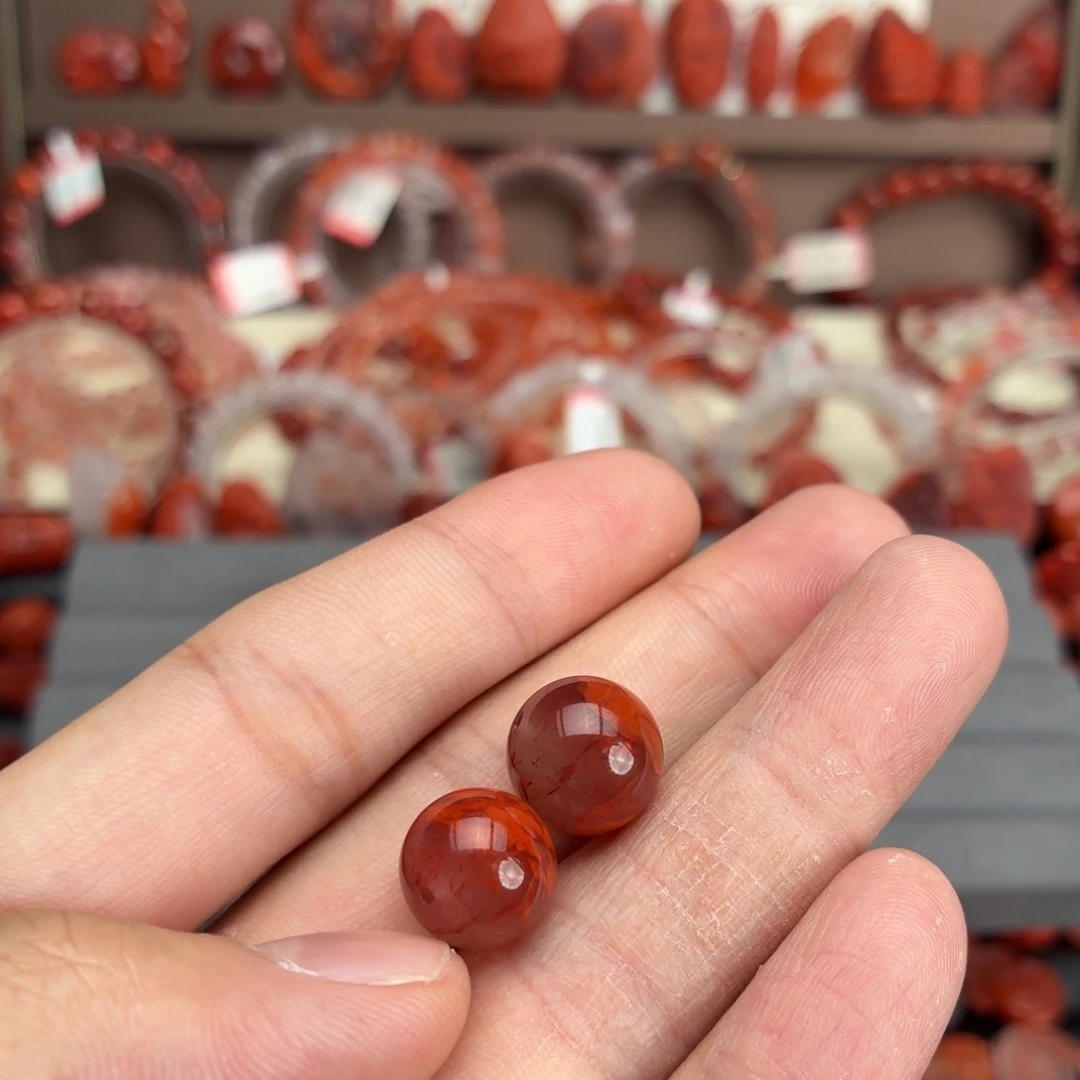 点****南红玛瑙未镶嵌颈饰两颗