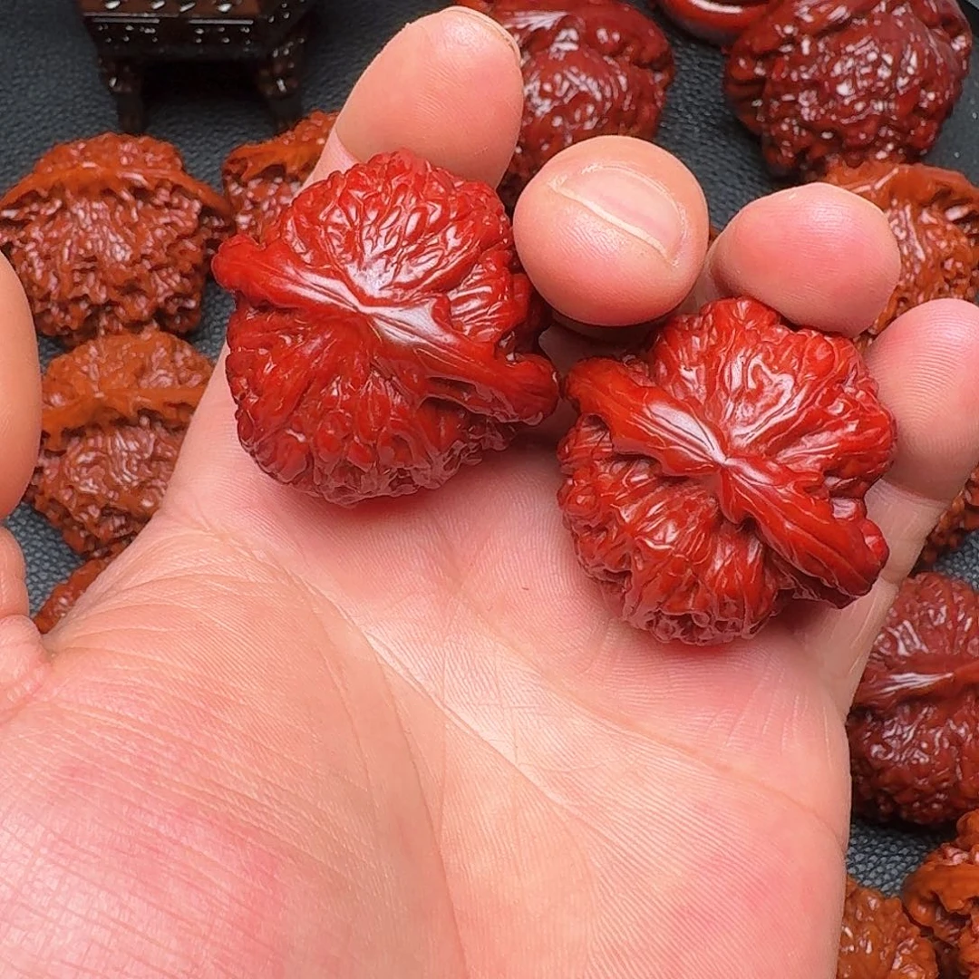 文玩核桃吊坠我***见白狮子