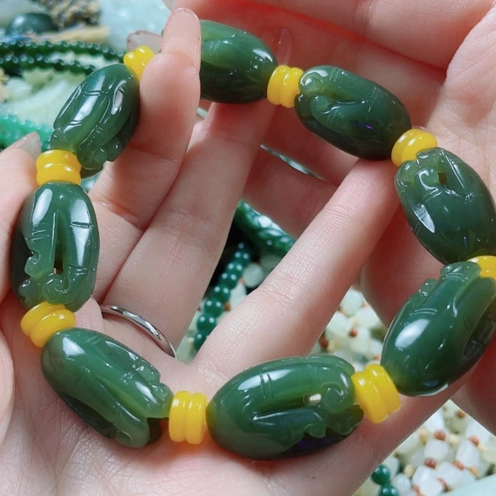 颈饰未镶嵌和田玉