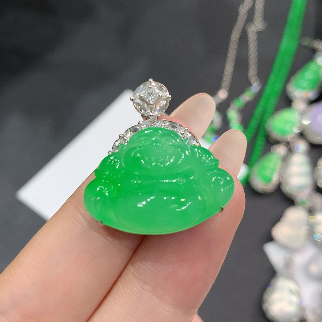 翡翠18K金镶嵌颈饰木那冰种甜绿佛公 48小时鉴赏期
