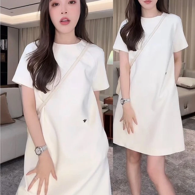 高端精致刺绣小蜜蜂短袖直筒连衣裙夏季超火垂坠感减龄宽松中短裙