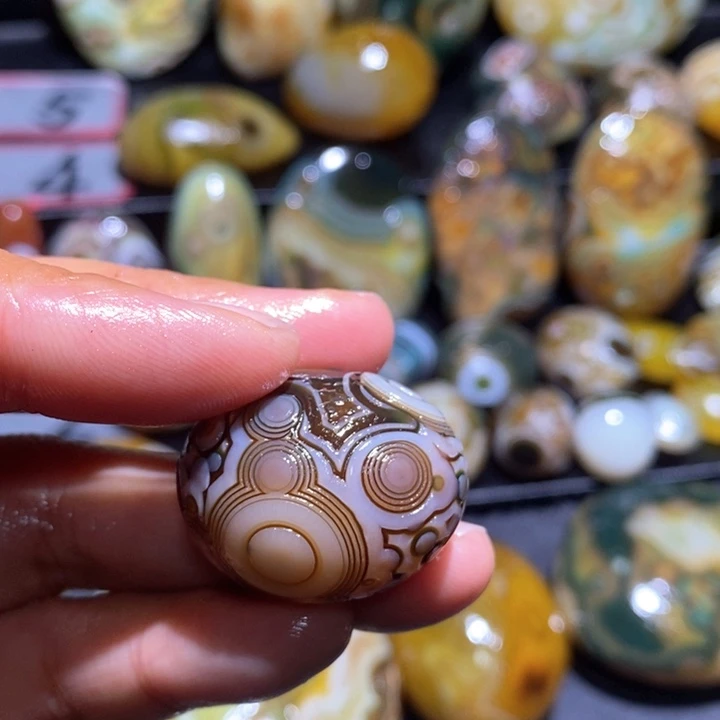 奕***凡未镶嵌发饰玛瑙/玉髓