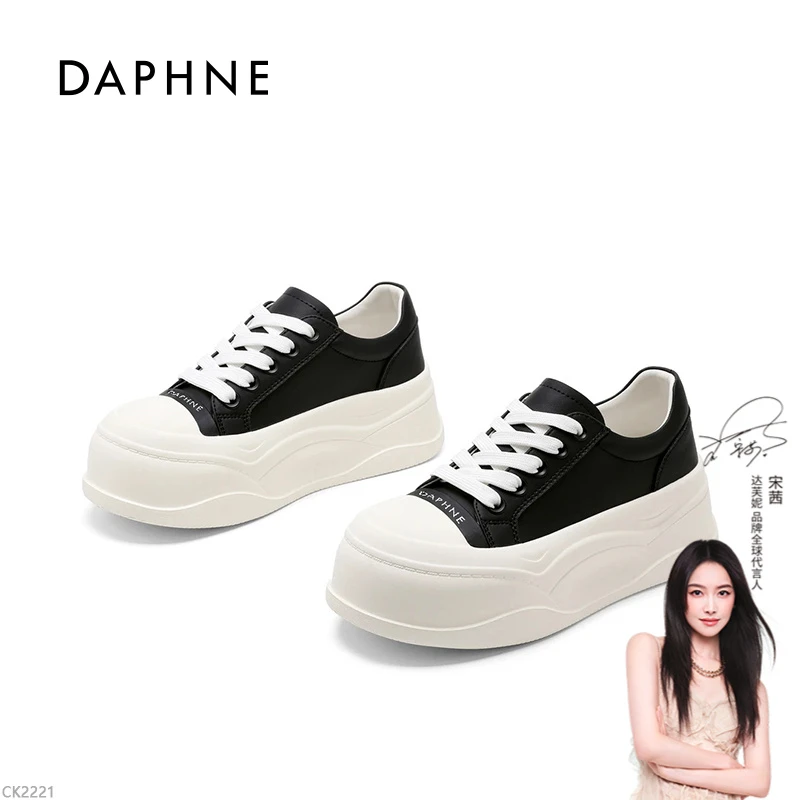 达芙妮板鞋女款2025秋季爆款百搭高级感增高系带时尚厚底小白鞋L