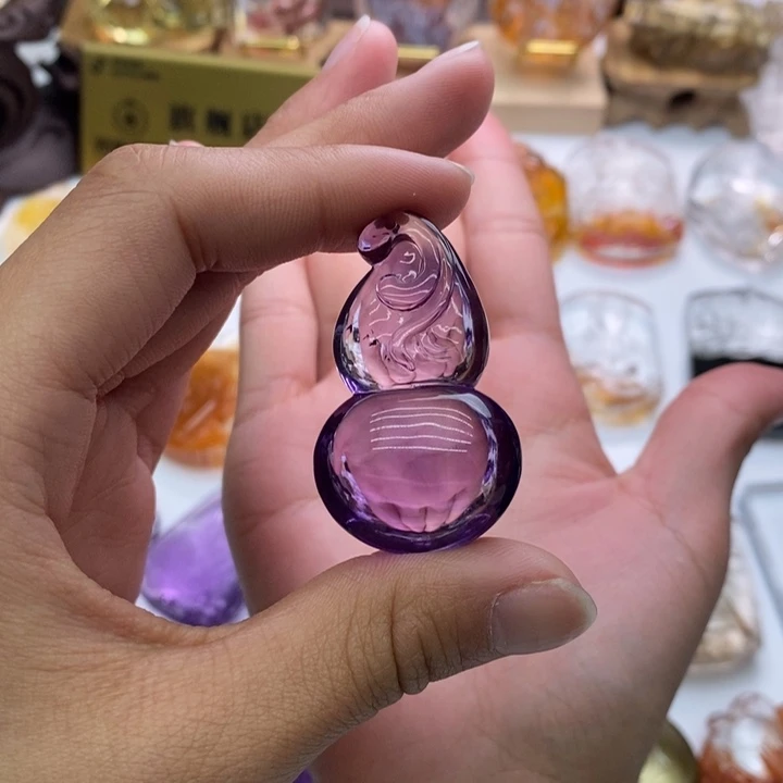 水晶颈饰未镶嵌秃**噜