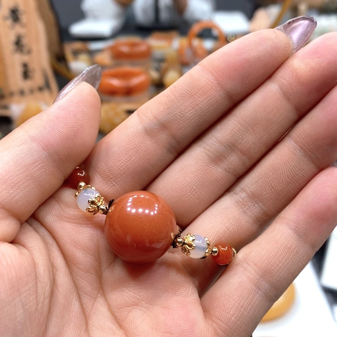 颈饰未镶嵌石英岩玉