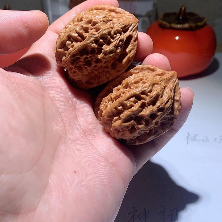 文玩核桃吊坠赤焰鸡心