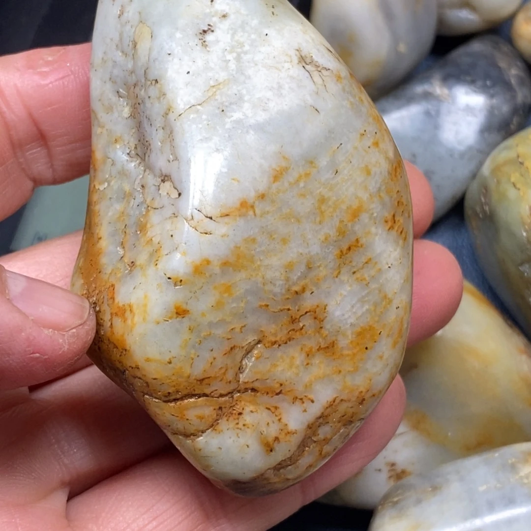 和田玉挂件足铂镶嵌