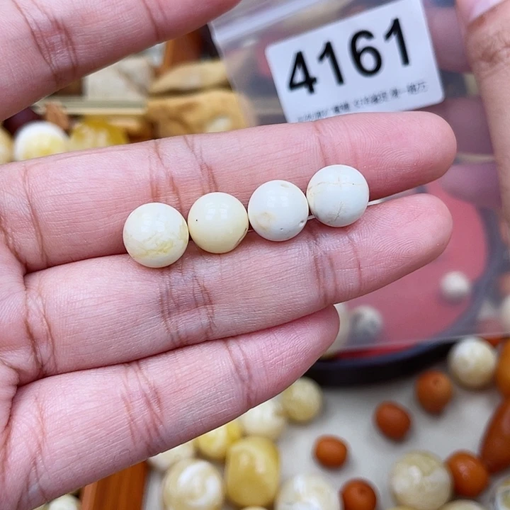 星***九蜜蜡未镶嵌珠宝奇石粉坑10