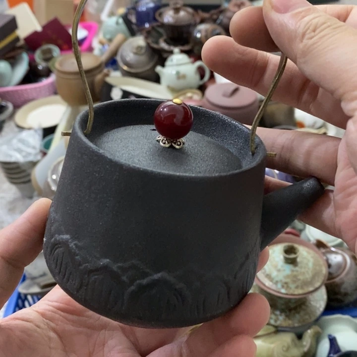 陶瓷艺术品及陶瓷壶