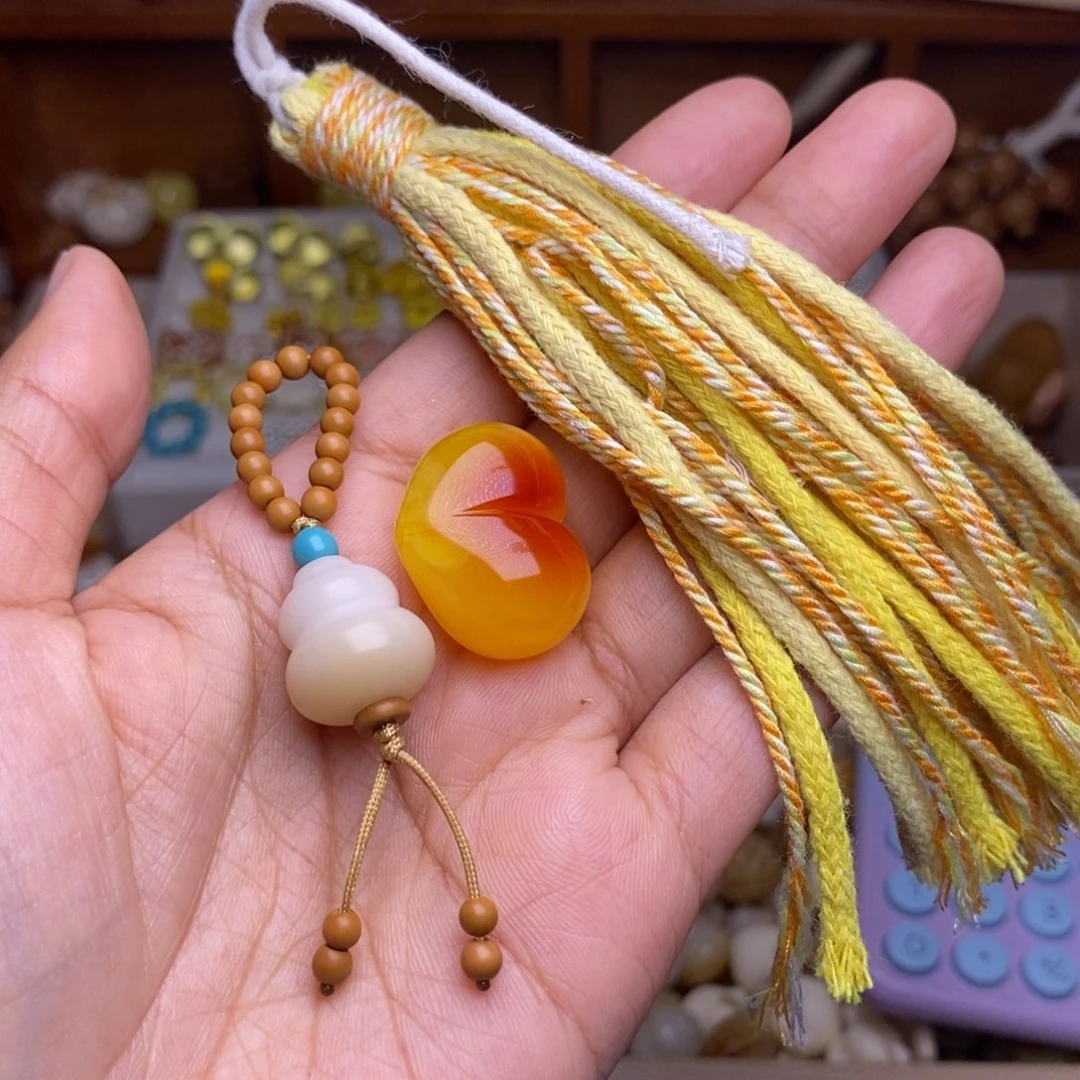 性***团吊坠猴头核桃爱心葫芦棕跑金桂流苏