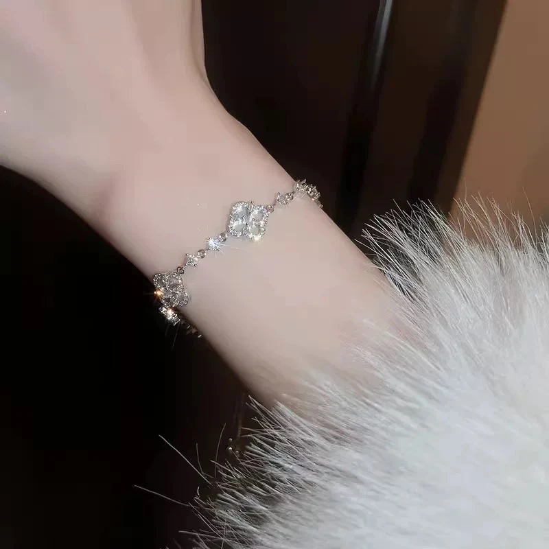 铜合金锆石手链 四瓣花朵手链气质可调节手环设计感手饰E1431