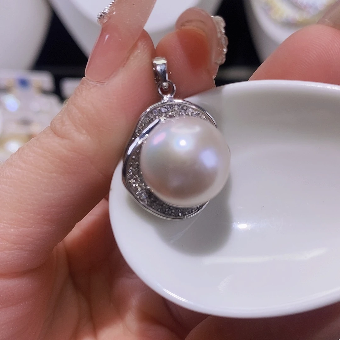 淡水珍珠颈饰合金