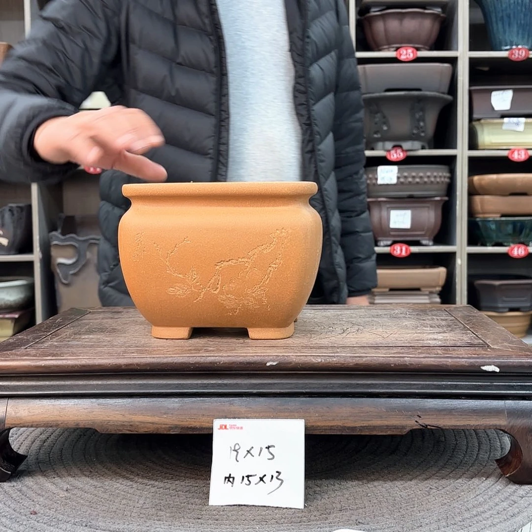 紫砂花盆紫砂的颜色很好看