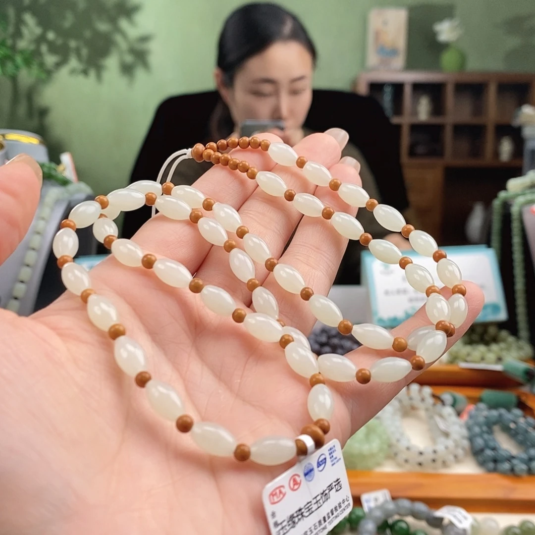 ？***？颈饰未镶嵌和田玉