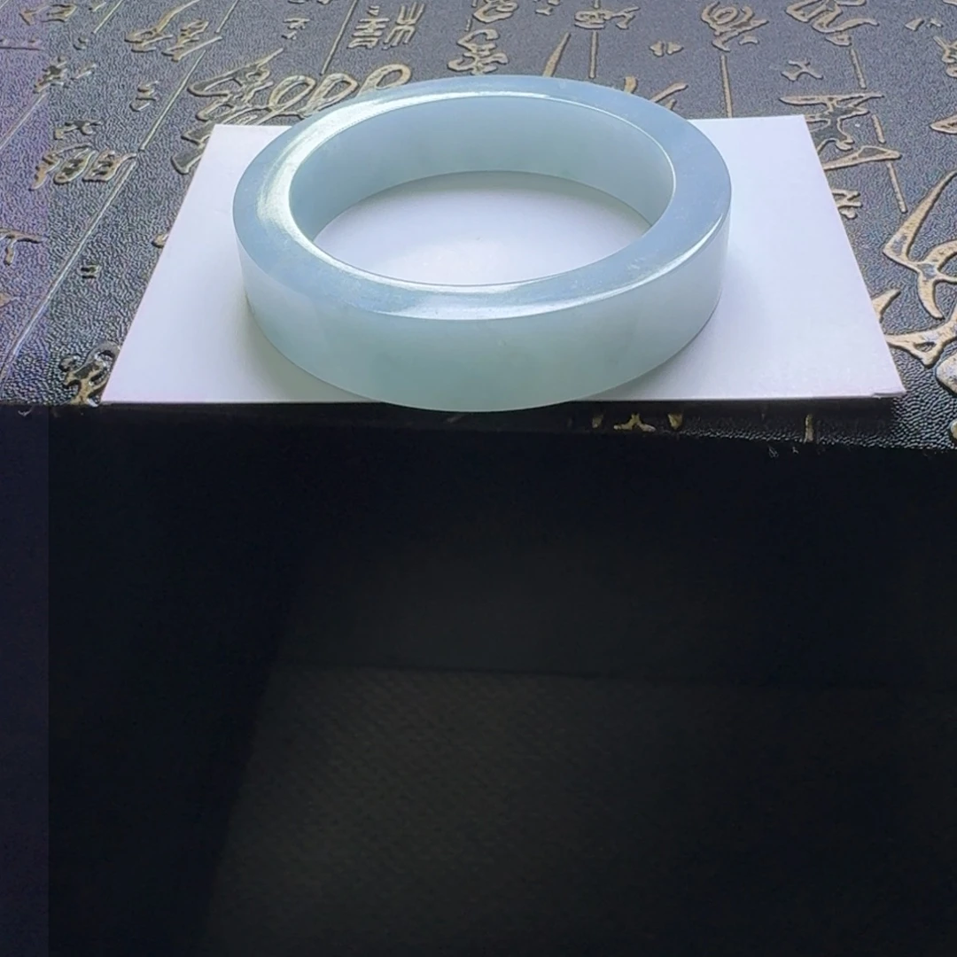未镶嵌翡翠手镯定制翡翠