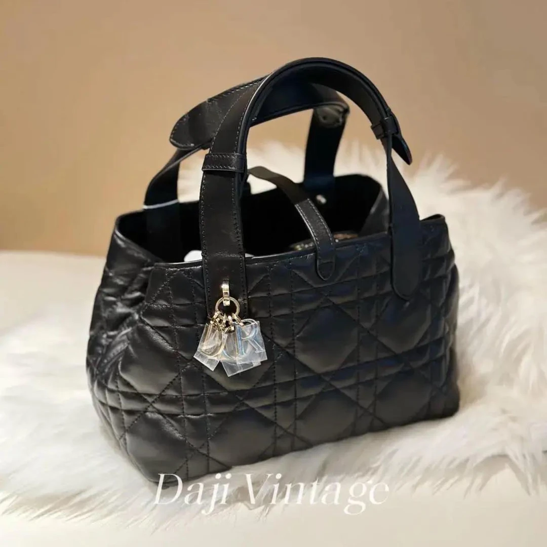 99新 DIOR/迪奥 24期/大吉中古/迪奥字母吊坠黑金土著小号手提包