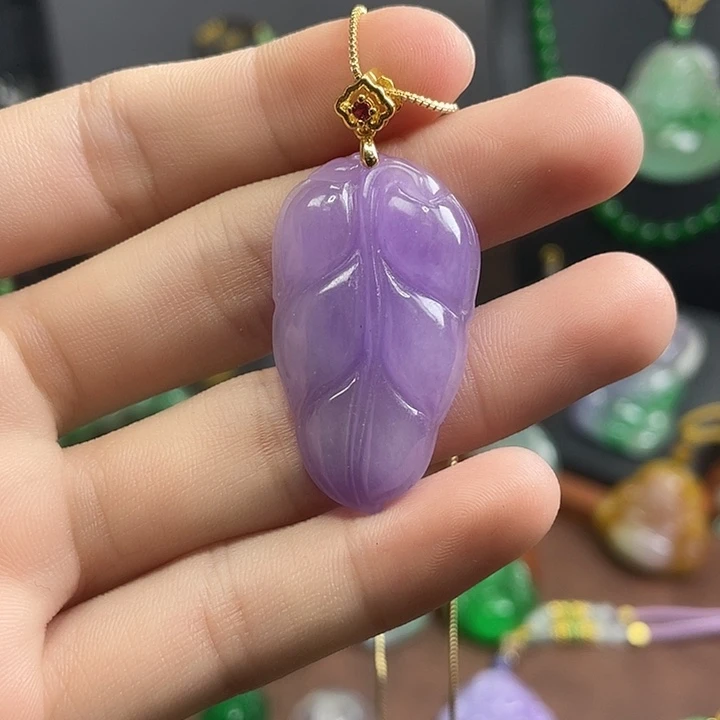 翡翠未镶嵌吊坠(赠链)