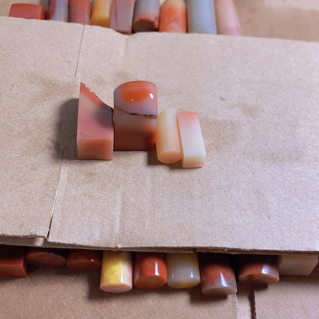 老挝石铁路小心翼翼咯哦哦