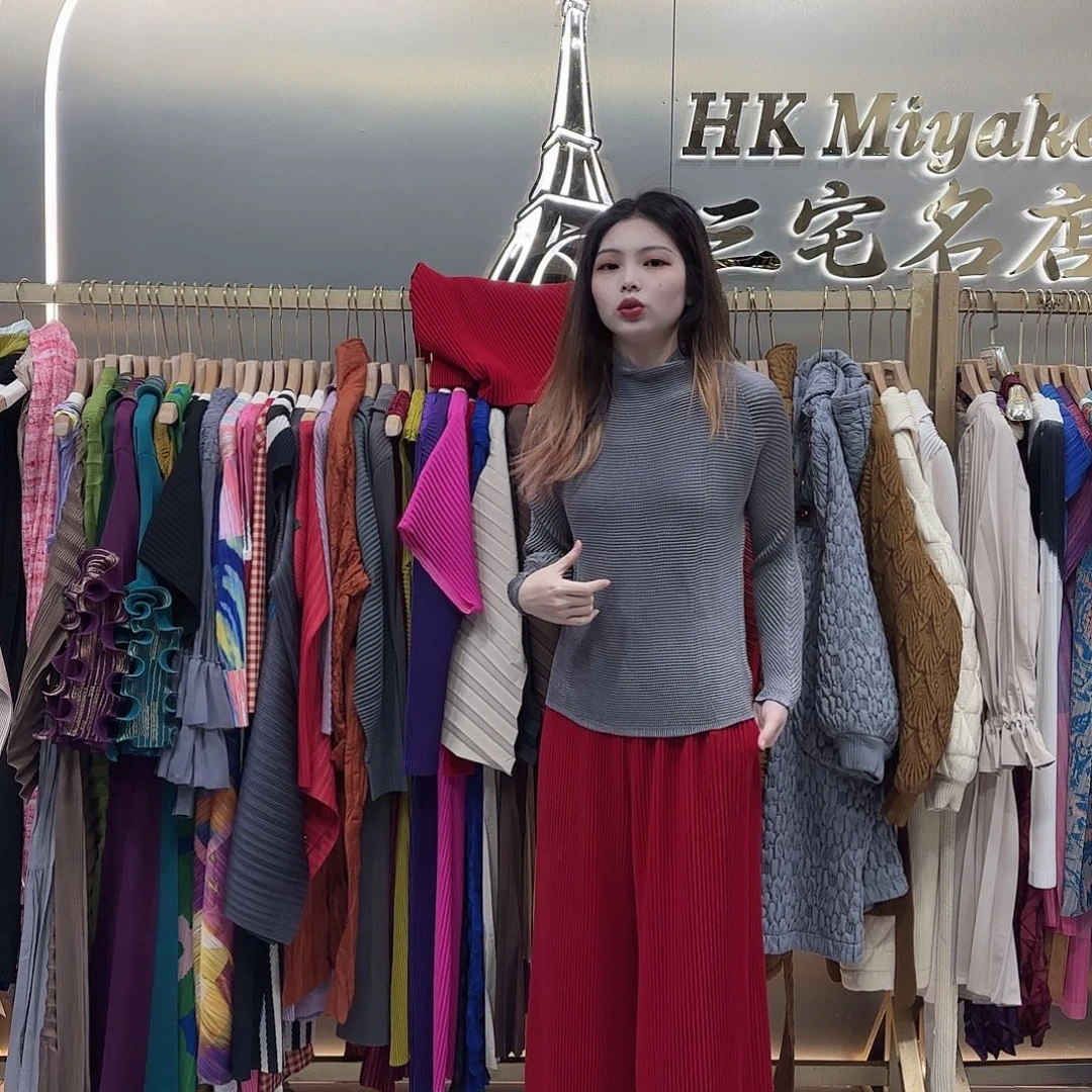 套头款灰色玉米粒上衣