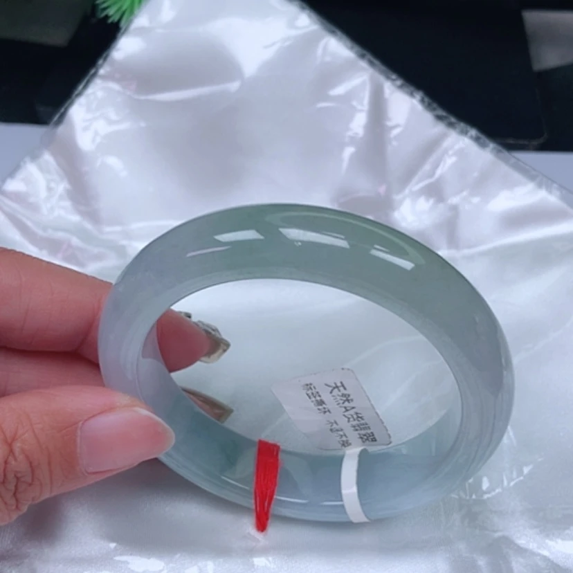 【闪购商品】翡翠手镯未镶嵌m****8，