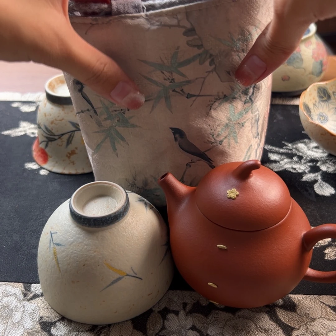 茶具等产品的生产和销售为一体