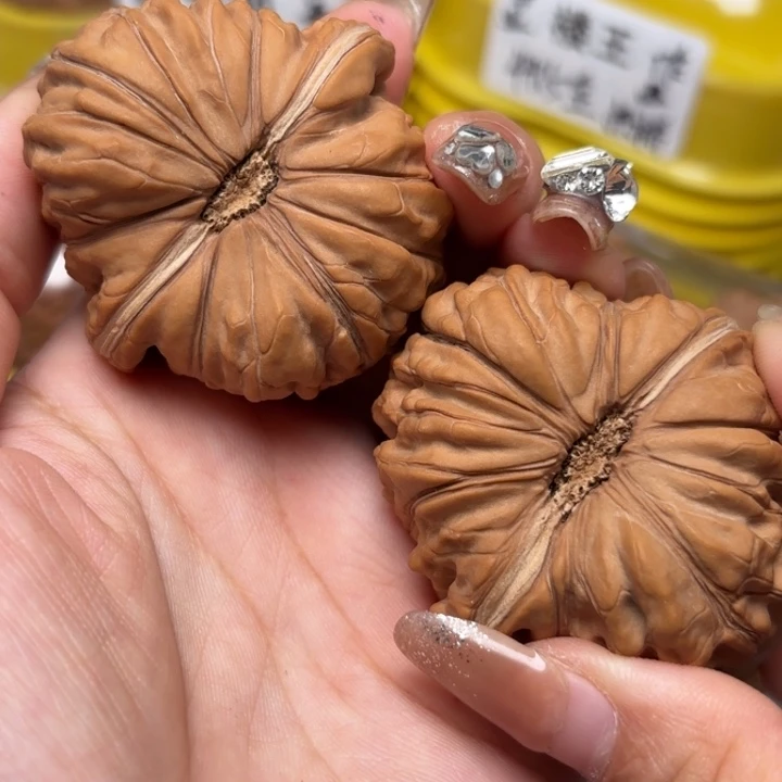 Q***f文玩核桃吊坠49-21190-02