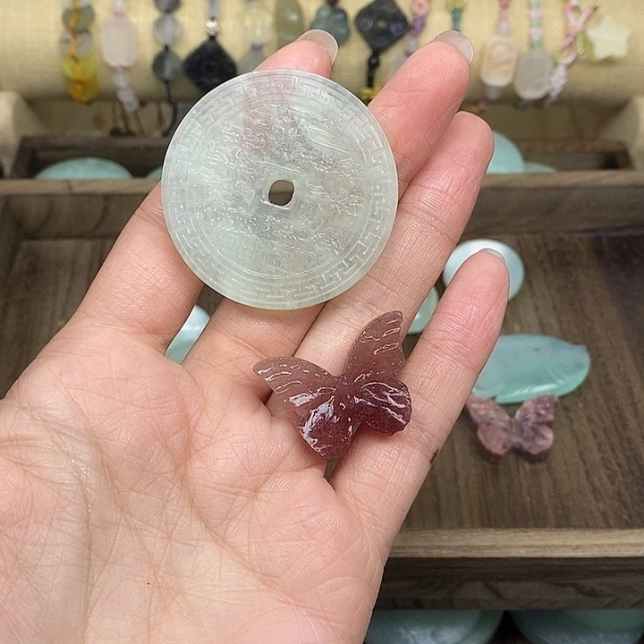 涵***蛇纹石玉未镶嵌颈饰