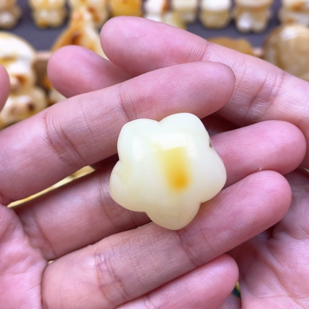 未镶嵌琥珀裸石蜜蜡