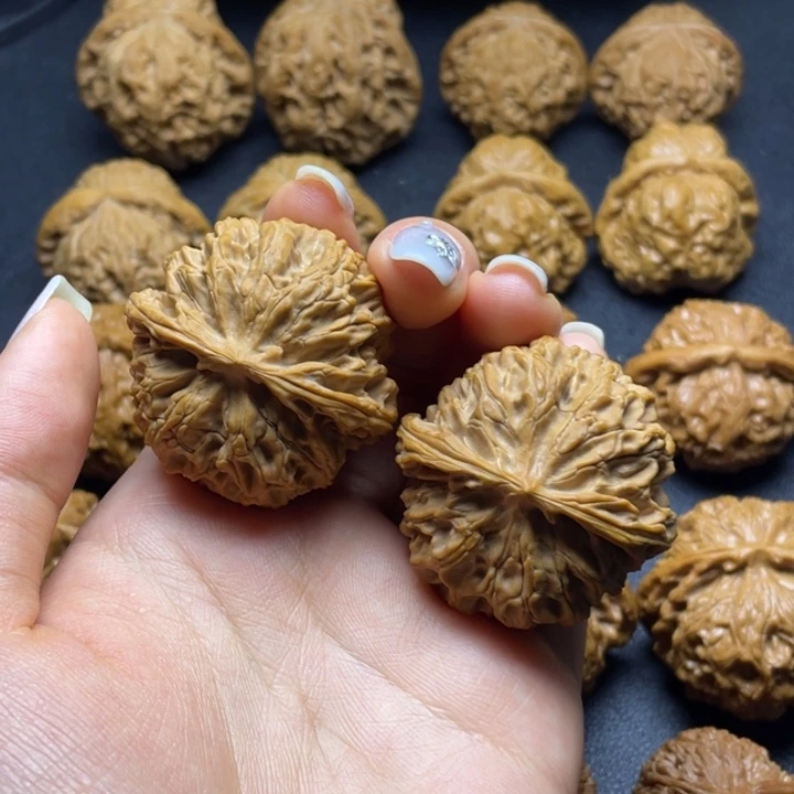 文玩核桃吊坠42苹果园