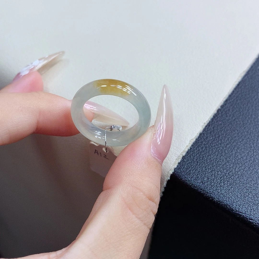 未镶嵌戒指翡翠菜****?13号