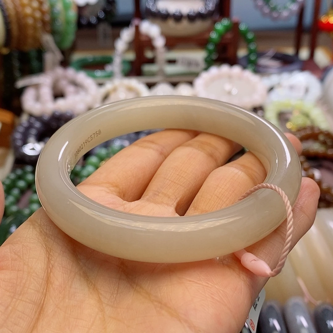 和田玉未镶嵌颈饰58.5精品毕业级熟藕粉脂膏级手镯