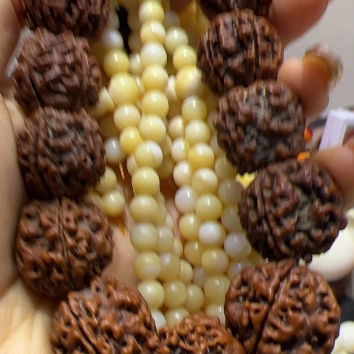 玻璃0.6/109蜜蜡色微瑕