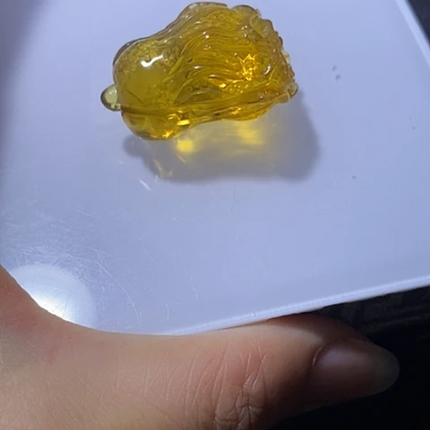 未镶嵌颈饰琥珀吊