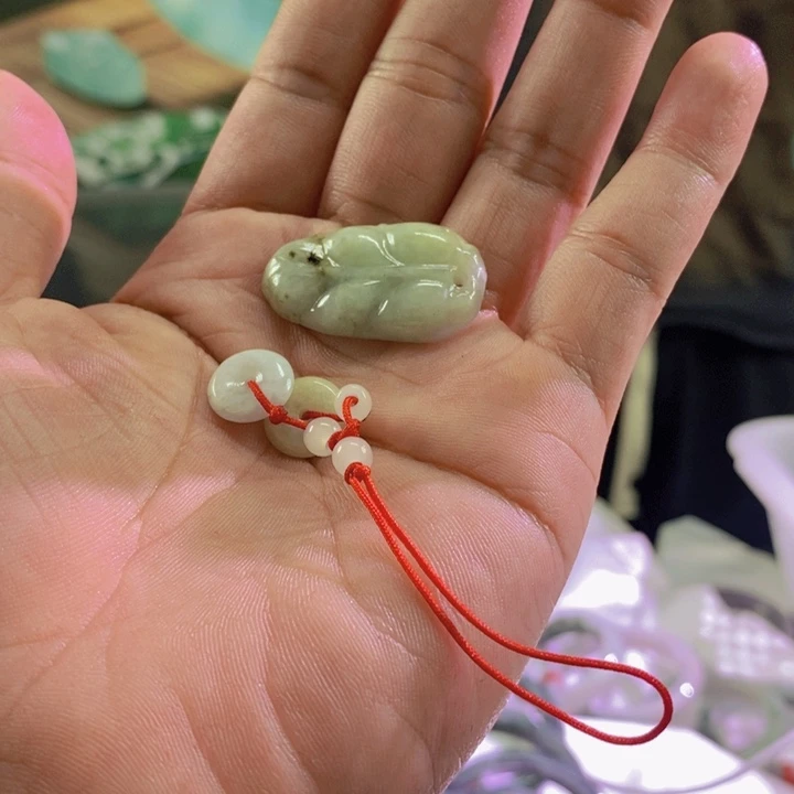 翡翠未镶嵌颈饰1000