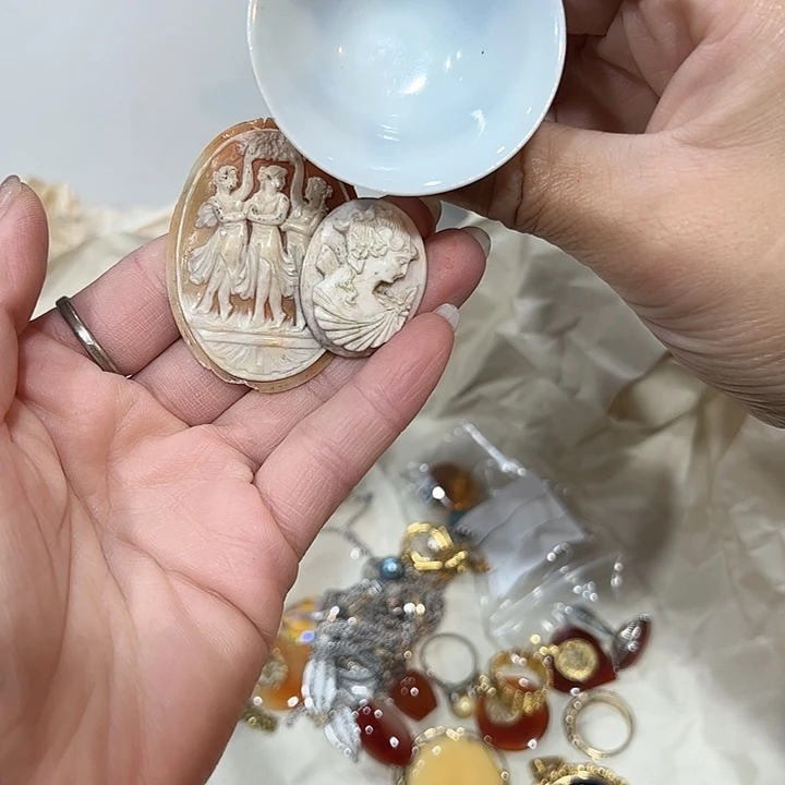 小****品新亿阁杂项默认微瑕