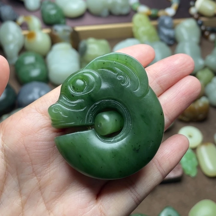 【闪购商品】颈饰未镶嵌和田玉霸**人
