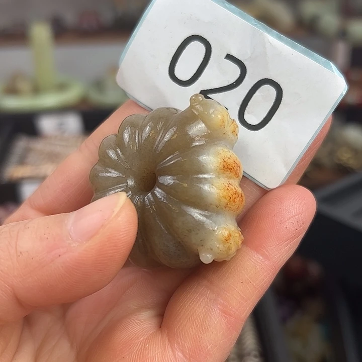 和田玉（糖玉）颈饰未镶嵌画****）