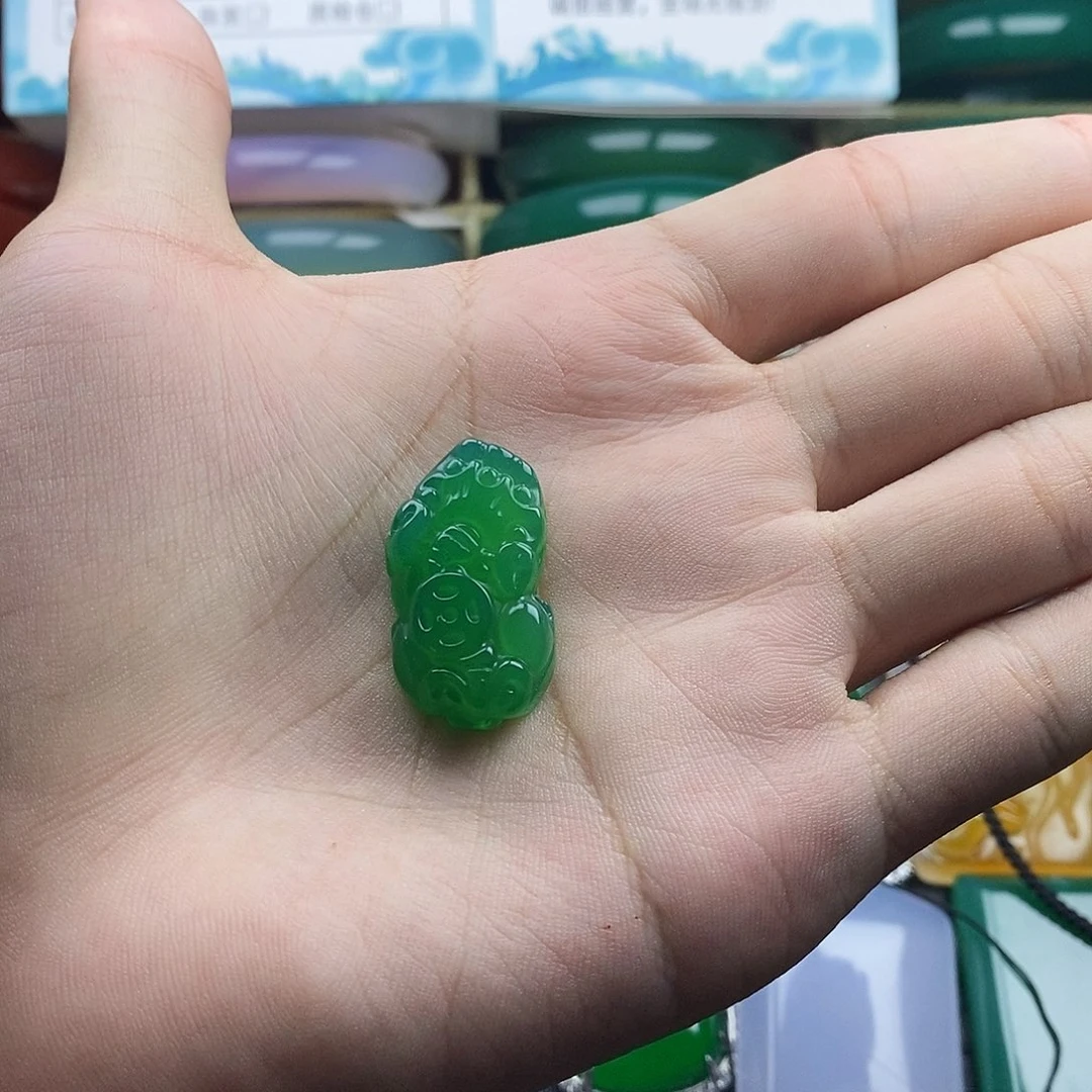 知***蝉未镶嵌颈饰玛瑙/玉髓
