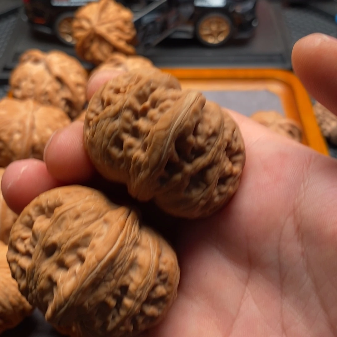 恰***文玩核桃精品对元宝
