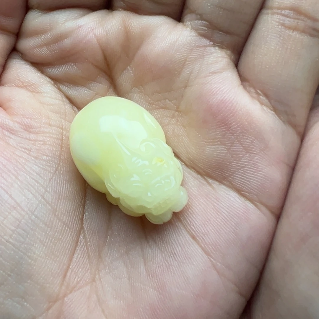 琥珀未镶嵌珠宝奇石白花貔貅打孔不退换