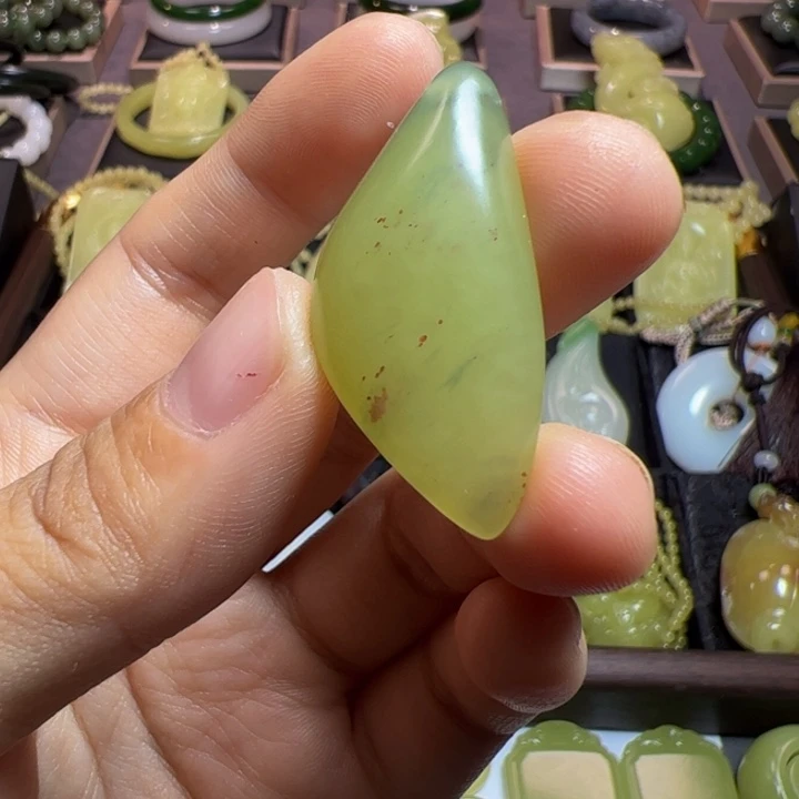 和田玉（黄玉）未镶嵌颈饰