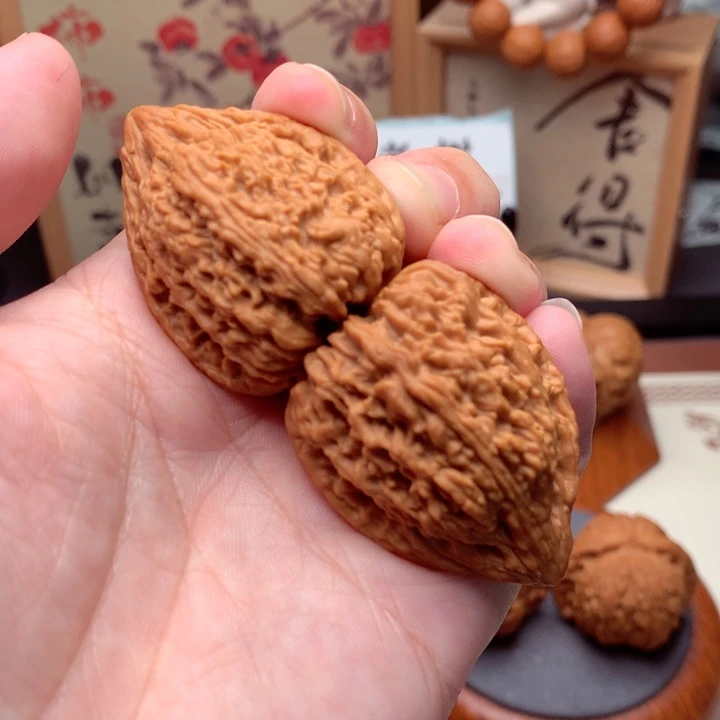 文玩核桃把件皮***哥塔尖全品满肉  1号