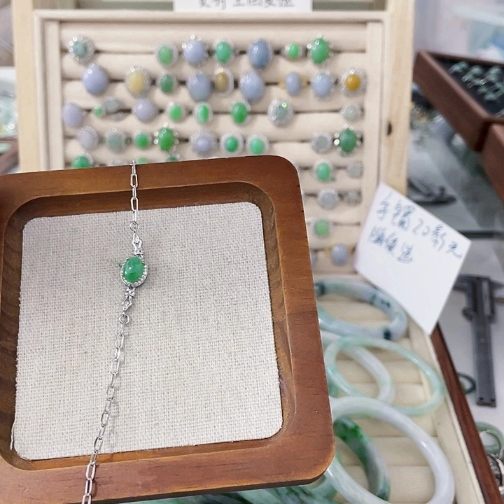 翡翠未镶嵌颈饰天然翡翠Ａ货