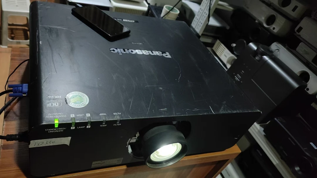8新 Panasonic/松下 松下5000流明工程机PT-FD550 运费自理