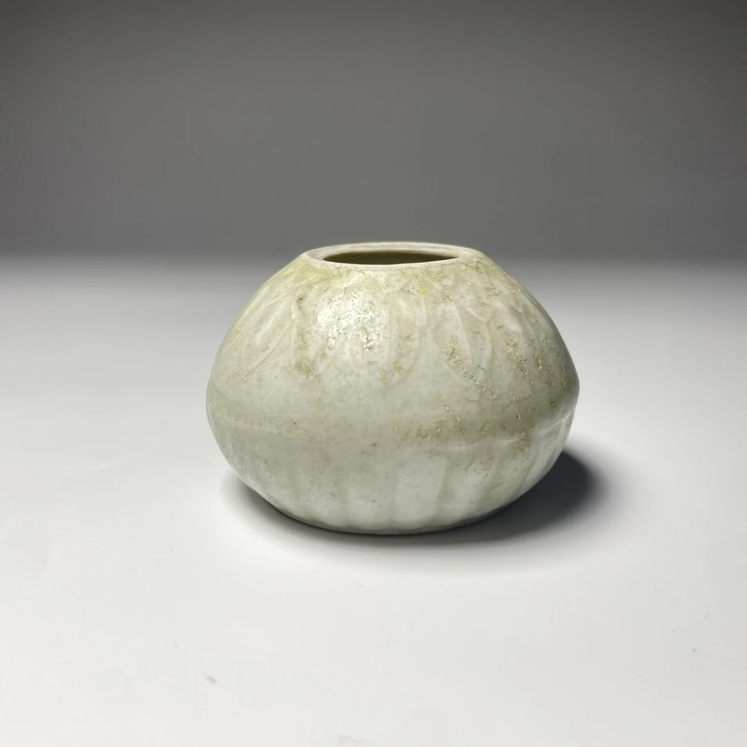 022021124 明代 莲瓣水盂