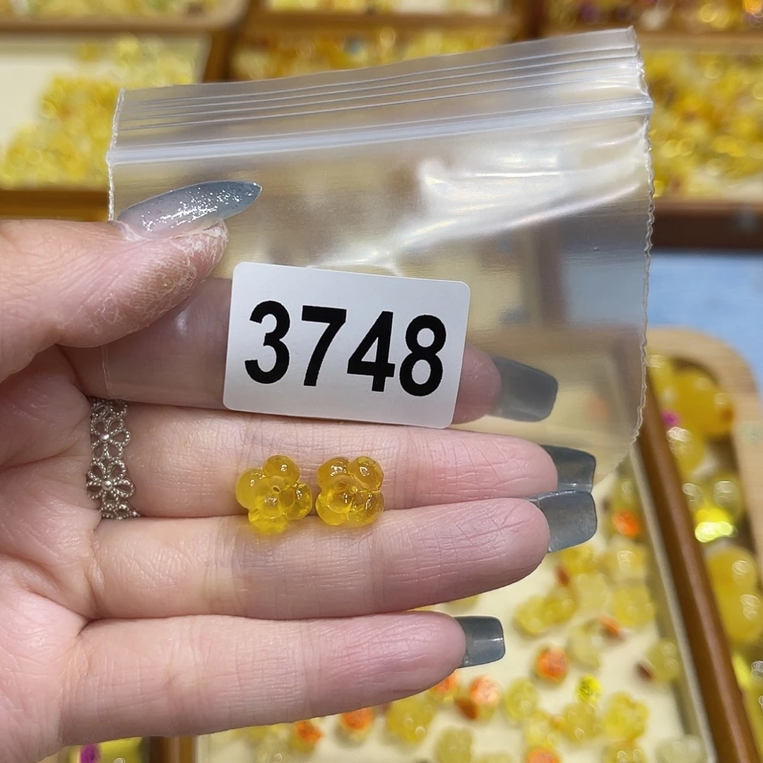 琥珀颈饰未镶嵌蜜蜡