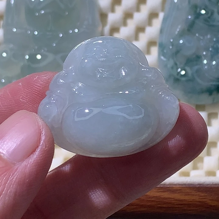 翡翠未镶嵌颈饰佛公