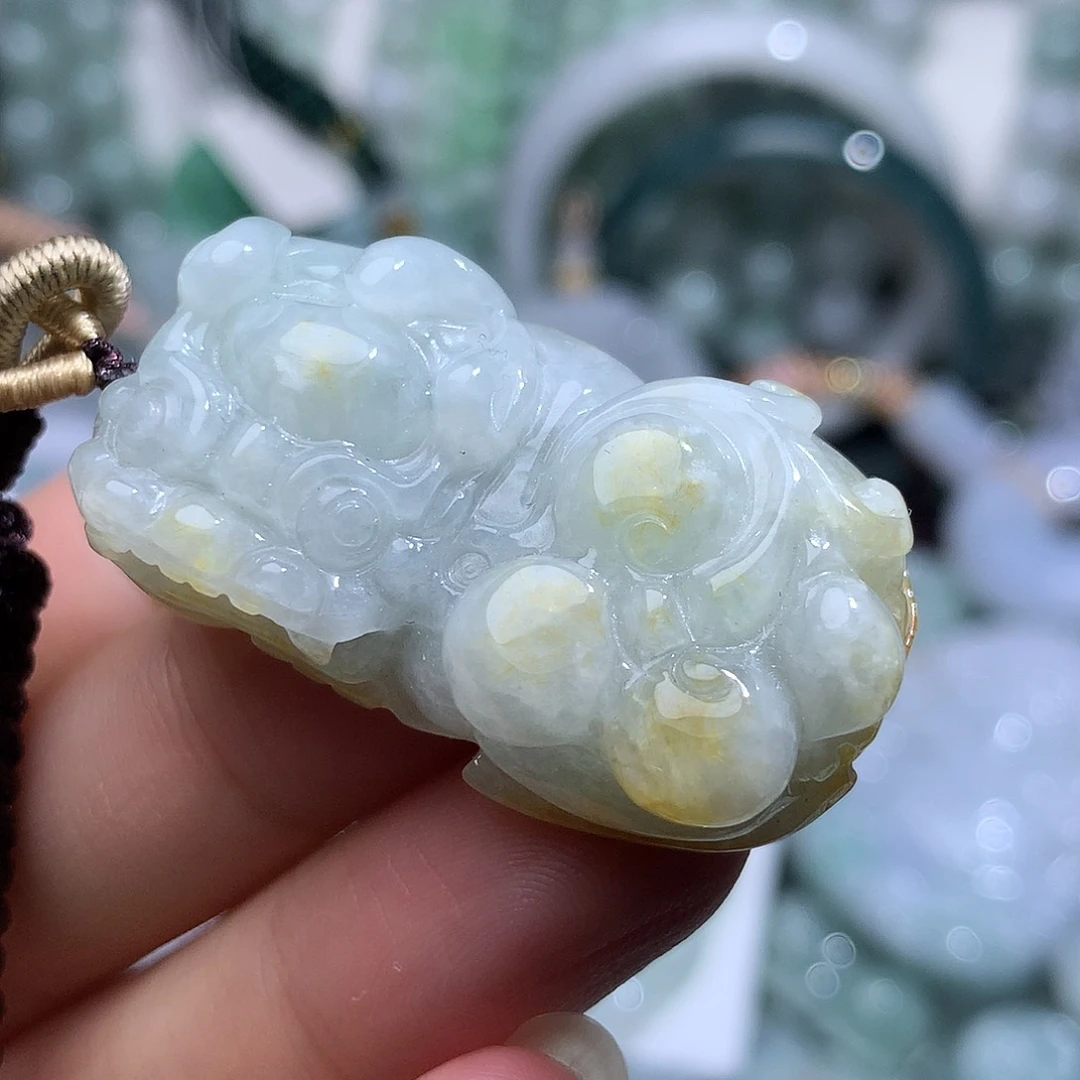 翡翠未镶嵌颈饰350。