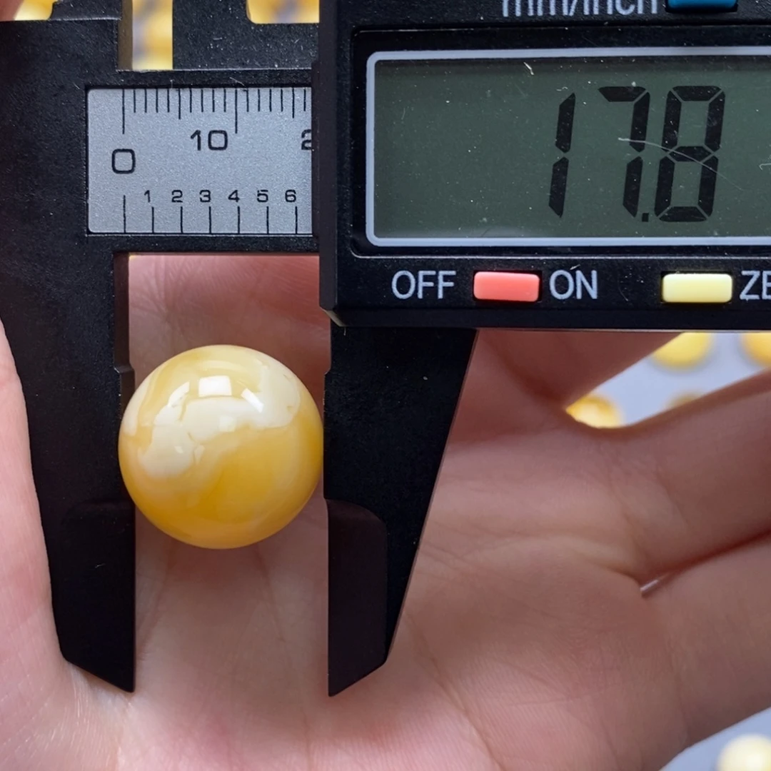 琥珀未镶嵌裸石纯天然